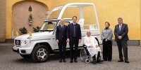 Papst Franziskus erhält erstes elektrisches Papamobil von Mercedes-Benz