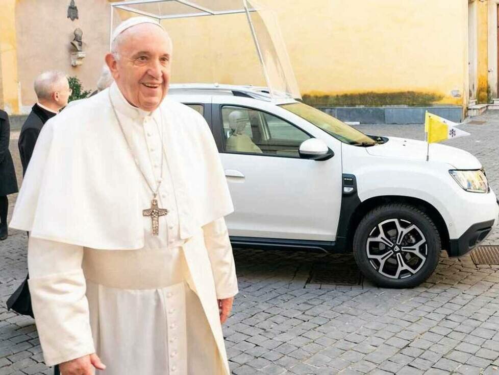Dacia Duster von Papst Franziskus