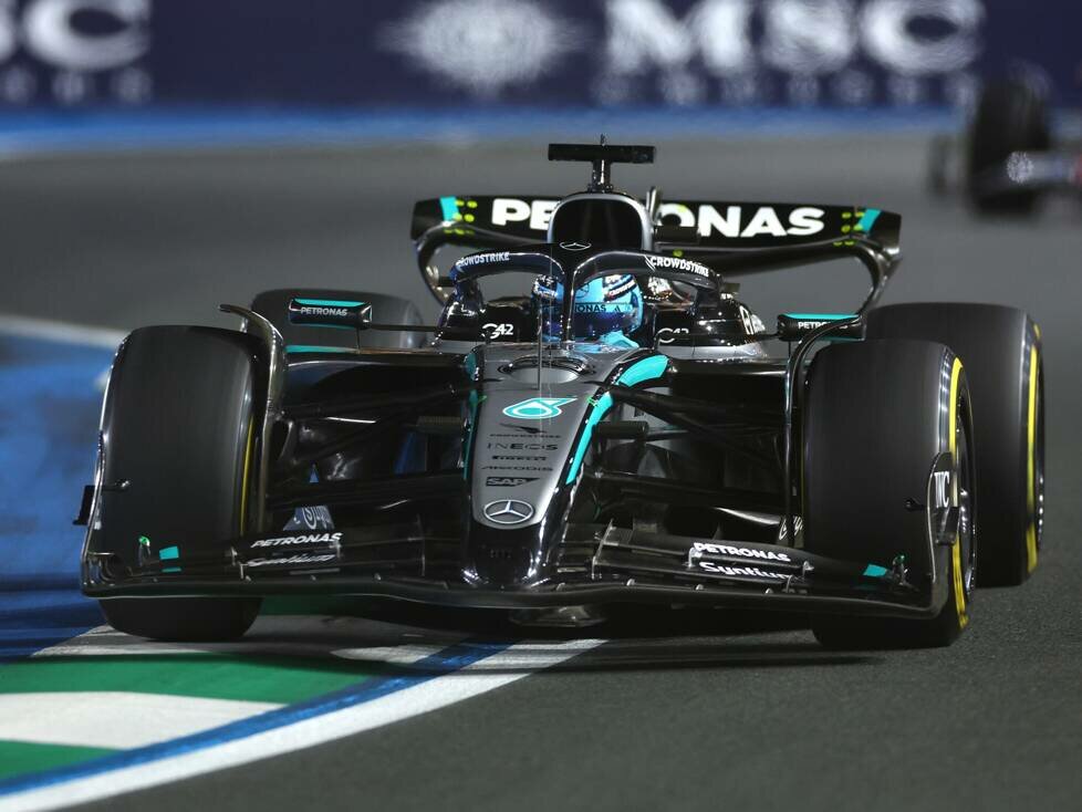 George Russell (Mercedes W16) beim Formel-1-Test in Saudi-Arabien 2025