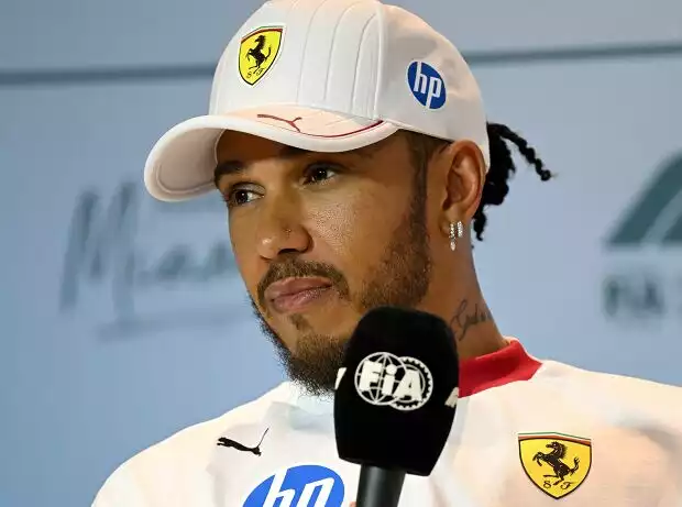 Lewis Hamilton sucht bei Ferrari noch Antworten - gefunden hat er schon Pizza Titel-Bild zur News: Lewis Hamilton sucht bei Ferrari noch Antworten - gefunden hat er schon Pizza