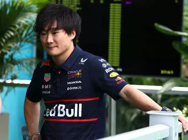Yuki Tsunodas Red-Bull-Test fiel buchstäblich ins Wasser Titel-Bild zur News: Yuki Tsunodas Red-Bull-Test fiel buchstäblich ins Wasser
