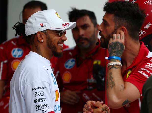 Zumindest die Stimmung bei der Scuderia ist gut, wie Lewis Hamilton versichert Zumindest die Stimmung bei der Scuderia ist gut, wie Lewis Hamilton versichert