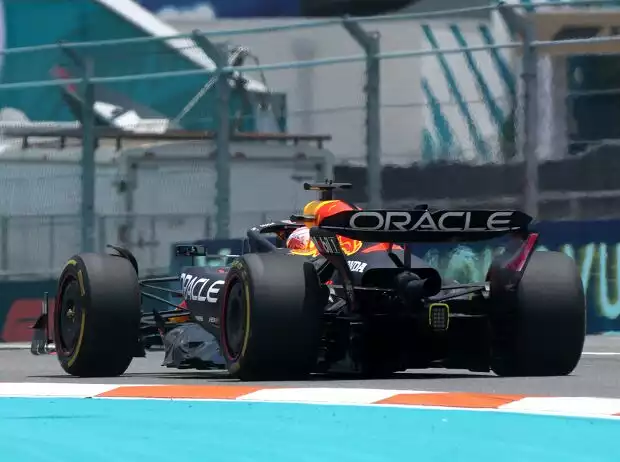 Max Verstappen fährt in Miami mit einem modifizierten Unterboden Titel-Bild zur News: Max Verstappen fährt in Miami mit einem modifizierten Unterboden