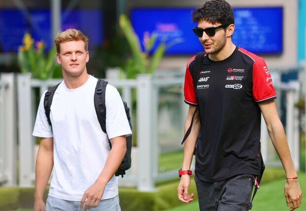 Esteban Ocon Mick Schumacher Haas Haas F1 ~Esteban Ocon (Haas) und Mick Schumacher ~ Esteban Ocon Mick Schumacher Haas Haas F1 ~Esteban Ocon (Haas) und Mick Schumacher ~
