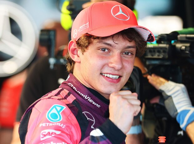 Diesen Tag wird Antonelli nicht vergessen: Erste Sprint-Pole mit gerade mal 18 Jahren Diesen Tag wird Antonelli nicht vergessen: Erste Sprint-Pole mit gerade mal 18 Jahren