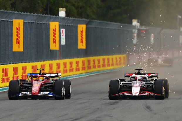 Lewis Hamilton Esteban Ocon Ferrari Ferrari F1Haas Haas F1 ~Lewis Hamilton (Ferrari) und Esteban Ocon (Haas) ~ Lewis Hamilton Esteban Ocon Ferrari Ferrari F1Haas Haas F1 ~Lewis Hamilton (Ferrari) und Esteban Ocon (Haas) ~