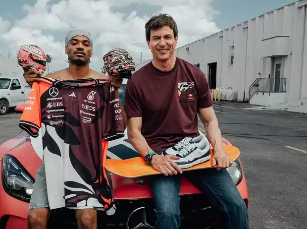 "He was a sk8er boi": Toto Wolff zeigte sich in Miami in ungewohnter Rolle Titel-Bild zur News: "He was a sk8er boi": Toto Wolff zeigte sich in Miami in ungewohnter Rolle