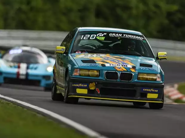 Der BMW 318ti von MDM Motorsport nimmt auch 2025 den Kampf mit den Großen auf Titel-Bild zur News: Der BMW 318ti von MDM Motorsport nimmt auch 2025 den Kampf mit den Großen auf