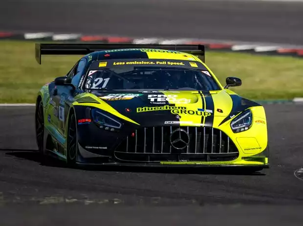 SR Motorsport by Schnitzelalm gelang die Tagesbestzeit Titel-Bild zur News: SR Motorsport by Schnitzelalm gelang die Tagesbestzeit