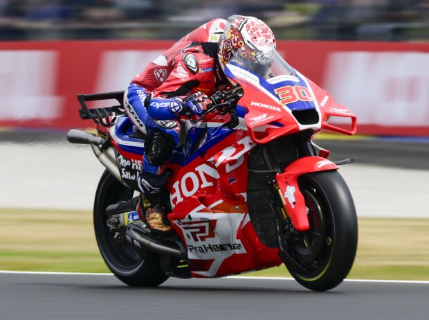 Takaaki Nakagami Takaaki Nakagami