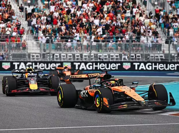 Oscar Piastri, Max Verstappen Titel-Bild zur News: Oscar Piastri, Max Verstappen