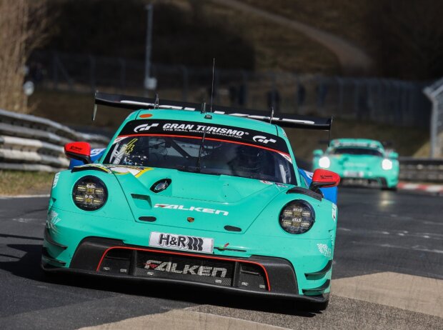 Nach dem Doppelsieg beim NLS-Auftakt geht Falken als Favorit an den Start Nach dem Doppelsieg beim NLS-Auftakt geht Falken als Favorit an den Start