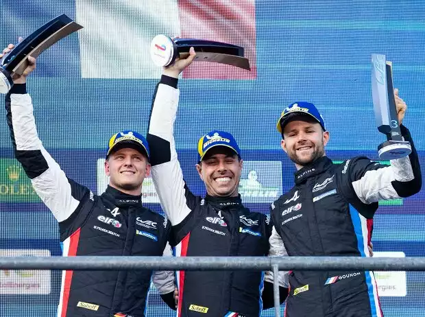 Mick Schumacher auf dem Podium der 6 Stunden von Spa 2025 Titel-Bild zur News: Mick Schumacher auf dem Podium der 6 Stunden von Spa 2025