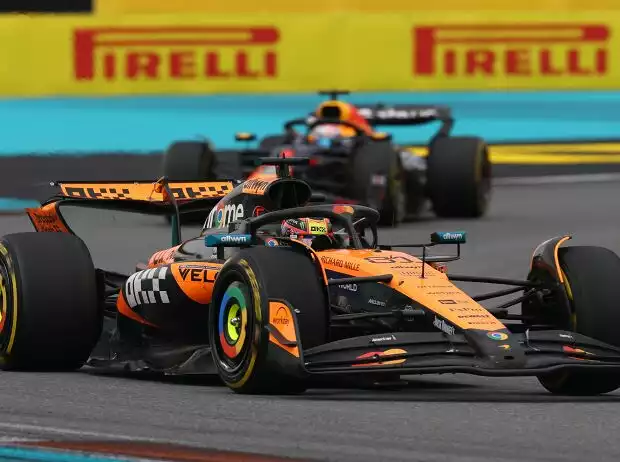 Oscar Piastri und Max Verstappen beim Formel-1-Rennen in Miami 2025 Titel-Bild zur News: Oscar Piastri und Max Verstappen beim Formel-1-Rennen in Miami 2025