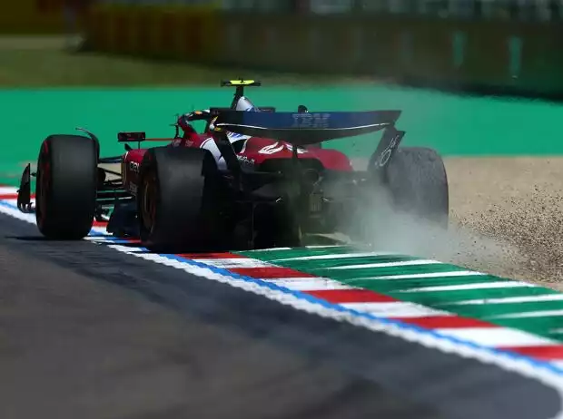 Lewis Hamilton (Ferrari SF-25) beim Formel-1-Rennen in Imola 2025 Titel-Bild zur News: Lewis Hamilton (Ferrari SF-25) beim Formel-1-Rennen in Imola 2025