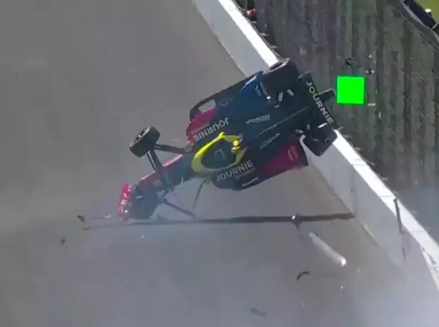 Kyffin Simpson flog am "Fast Friday" zum Indy 500 2025 schwer ab Titel-Bild zur News: Kyffin Simpson flog am "Fast Friday" zum Indy 500 2025 schwer ab