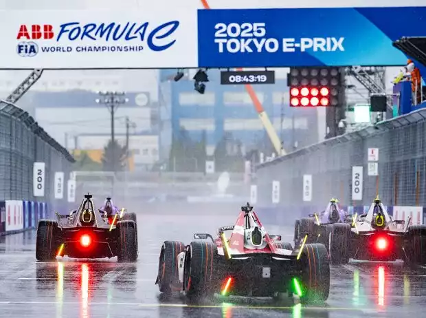 Regenchaos in Tokio beim ersten Rennen Titel-Bild zur News: Regenchaos in Tokio beim ersten Rennen