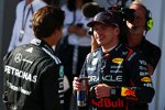 George Russell (Mercedes) und Max Verstappen (Red Bull) 