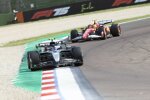 Andrea Kimi Antonelli und Lewis Hamilton (Ferrari) 