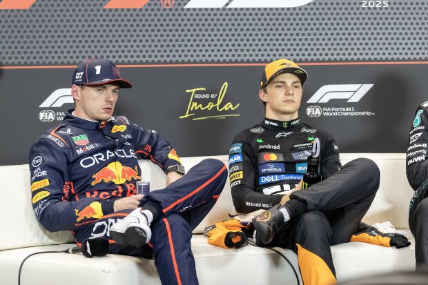 Max Verstappen Oscar Piastri Red Bull Red Bull F1McLaren McLaren F1 ~Max Verstappen (Red Bull) und Oscar Piastri (McLaren) ~ Max Verstappen Oscar Piastri Red Bull Red Bull F1McLaren McLaren F1 ~Max Verstappen (Red Bull) und Oscar Piastri (McLaren) ~