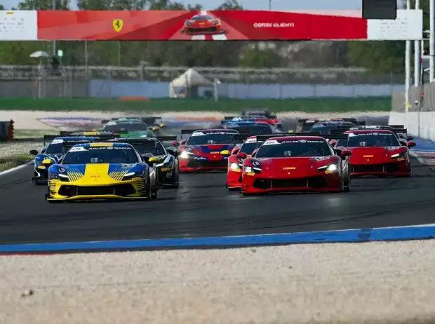 Power-Festival: Die Piloten in ihren rund 700 PS starken Ferrari 296 Challenge treten in vier verschiedenen Klassen gegeneinander an Titel-Bild zur News: Power-Festival: Die Piloten in ihren rund 700 PS starken Ferrari 296 Challenge treten in vier verschiedenen Klassen gegeneinander an