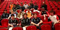 Die Formel-1-Fahrer 2025 im Kinosaal in Monaco