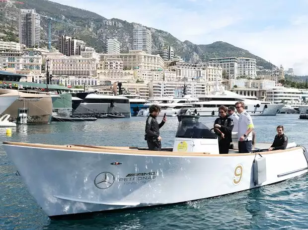 Anreise über Wasser und mit Stil: Segelt Mercedes in Monte Carlos auf die Pole? Titel-Bild zur News: Anreise über Wasser und mit Stil: Segelt Mercedes in Monte Carlos auf die Pole?
