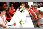 Oliver Bearman (Haas) und Esteban Ocon (Haas) 