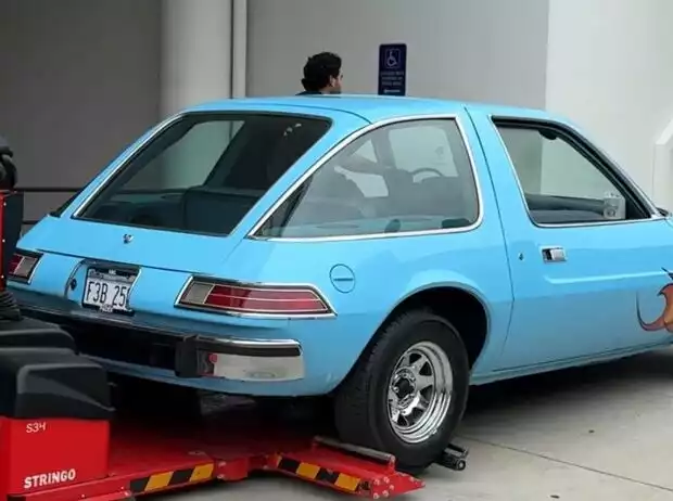 Der AMC Pacer aus Wayne's World Titel-Bild zur News: Der AMC Pacer aus Wayne's World