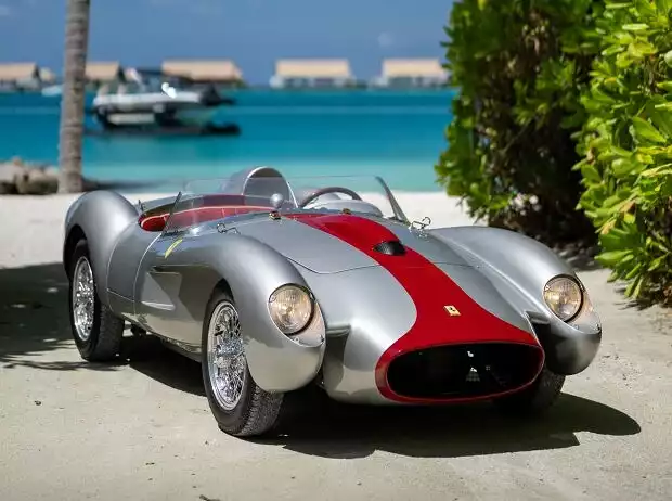 Ferrari Testa Rossa J auf den Malediven Titel-Bild zur News: Ferrari Testa Rossa J auf den Malediven