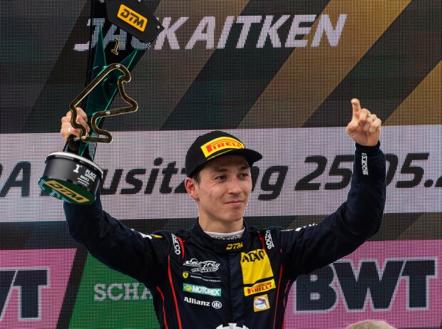 Jack Aitken feiert am Sonntag den Sieg am Lausitzring Jack Aitken feiert am Sonntag den Sieg am Lausitzring
