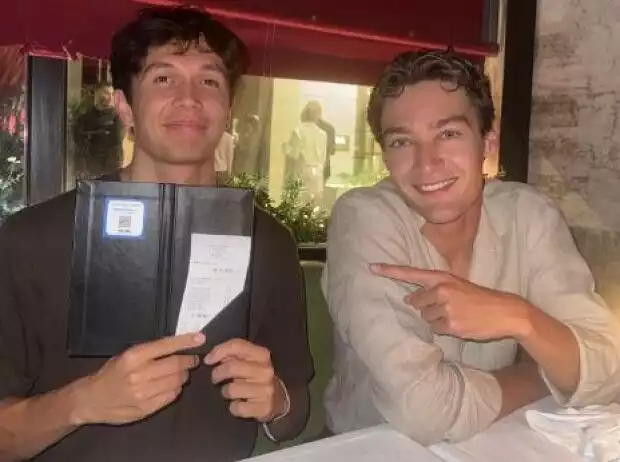 Titel-Bild zur News: Alexander Albon und George Russell nach dem Abendessen in Monaco 2025