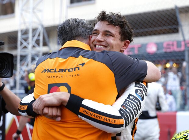 Brown gratuliert: Norris konnte in Monaco endlich mal wieder richtig strahlen