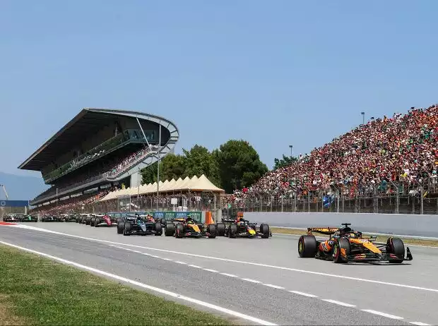 Oscar Piastri, Max Verstappen Titel-Bild zur News: Oscar Piastri, Max Verstappen