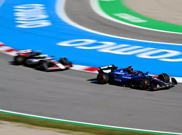 Titel-Bild zur News: Alexander Albon (Williams FW47) beim Formel-1-Rennen in Spanien 2025