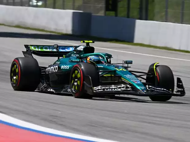 Titel-Bild zur News: Fernando Alonso (Aston Martin AMR25) nach dem Formel-1-Qualifying in Spanien 2025