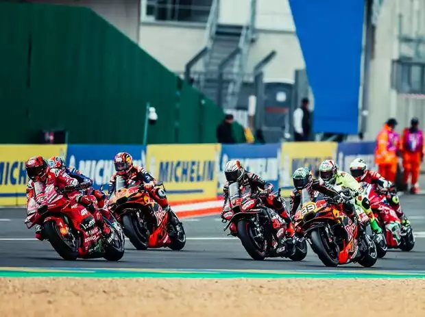 MotoGP Start in Le Mans Titel-Bild zur News: MotoGP Start in Le Mans