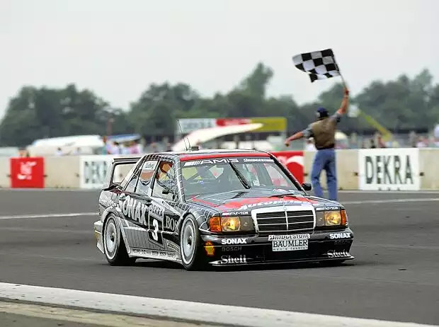 Die Flugplatz-Rennen der alten DTM waren sehr beliebt Titel-Bild zur News: Die Flugplatz-Rennen der alten DTM waren sehr beliebt