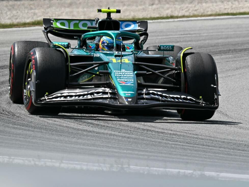 Fernando Alonso im Aston Martin AMR25 beim Formel-1-Rennen in Spanien 2025