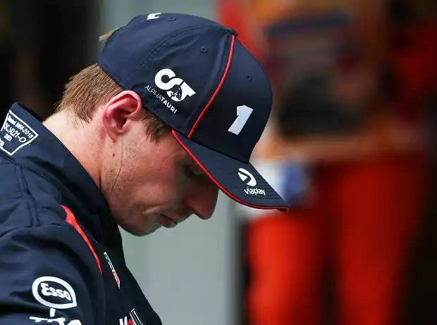 Formel-1-Fahrer Max Verstappen senkt den Blick Titel-Bild zur News: Formel-1-Fahrer Max Verstappen senkt den Blick