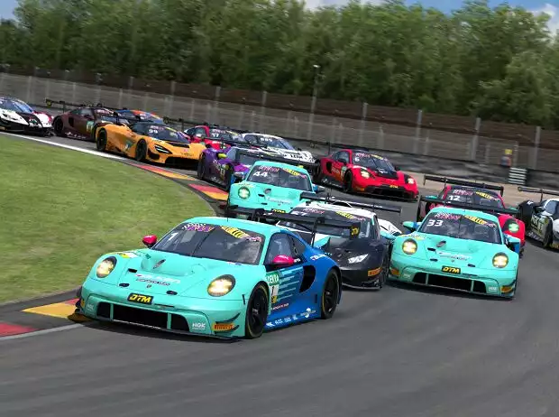 Klare Sache bei der vierten Runde der DTM eSports Championship am Sachsenring Titel-Bild zur News: Klare Sache bei der vierten Runde der DTM eSports Championship am Sachsenring