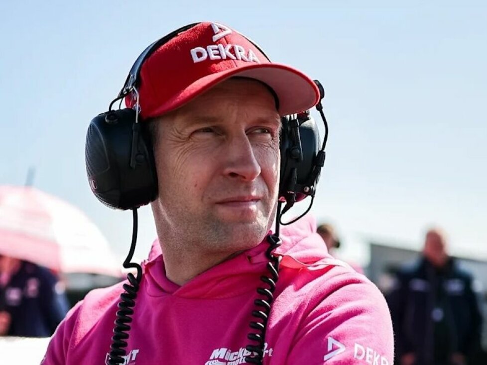 Alles im Blick: Teamchef Stefan Mücke