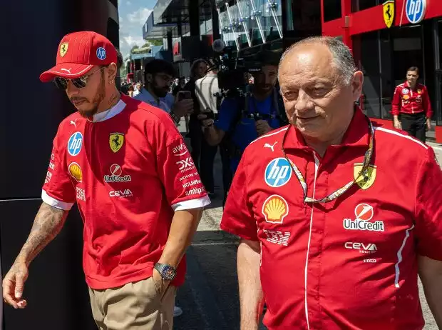 Lewis Hamilton und Ferrari-Teamchef Frederic Vasseur Titel-Bild zur News: Lewis Hamilton und Ferrari-Teamchef Frederic Vasseur