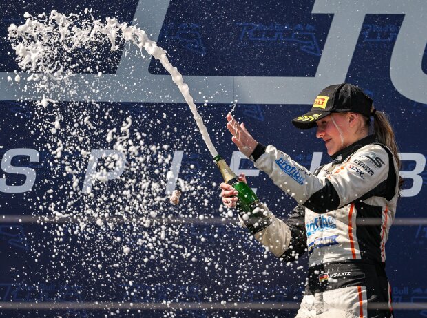 Mathilda Paatz stand in dieser Saison schon einmal auf dem Formel-4-Podium Mathilda Paatz stand in dieser Saison schon einmal auf dem Formel-4-Podium