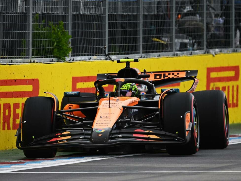 Lando Norris (McLaren MCL39) vor Max Verstappen (Red Bull RB21) beim Formel-1-Rennen in Kanada 2025
