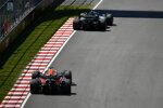 George Russell (Mercedes) und Max Verstappen (Red Bull) 