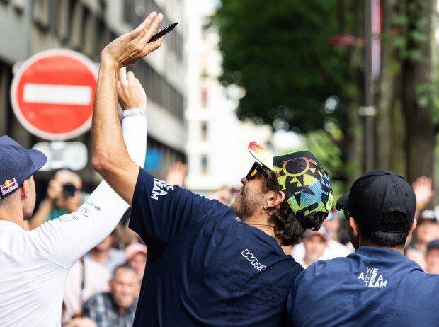 Valentino Rossi bleibt trotz Superstar-Status bodenständig Valentino Rossi bleibt trotz Superstar-Status bodenständig