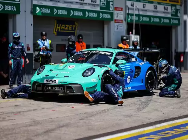 Titel-Bild zur News: Herausforderung Gluthitze: Falken ist eines der wenigen Teams, die für solche Bedingungen üben konnten