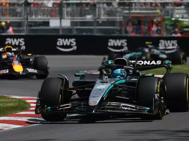 George Russell (Mercedes W16) vor Max Verstappen (Red Bull RB21) beim Formel-1-Rennen in Kanada 2025 Titel-Bild zur News: George Russell (Mercedes W16) vor Max Verstappen (Red Bull RB21) beim Formel-1-Rennen in Kanada 2025