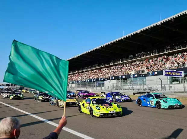 Neustart der 24h Nürburgring 2025 nach dem Stromausfall: "Grello" hat alles im Griff Titel-Bild zur News: Neustart der 24h Nürburgring 2025 nach dem Stromausfall: "Grello" hat alles im Griff